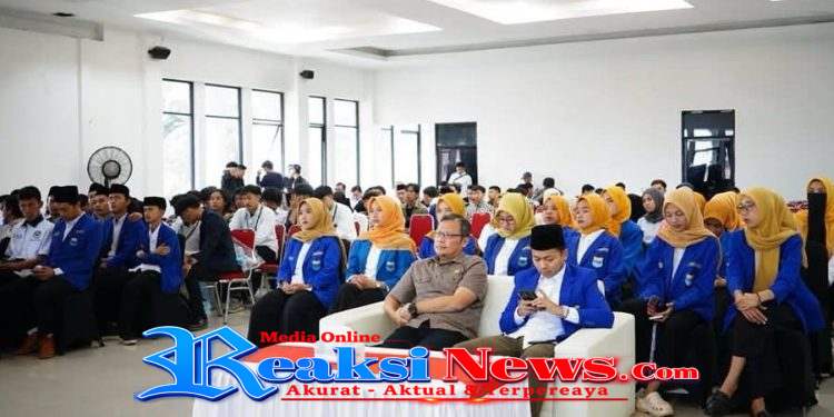 Anggota Komisi III DPRD Kota Sukabumi, Hadiri Pelantikan Pengurus Cabang Pergerakan Mahasiswa Islam Indonesia (PC PMII)