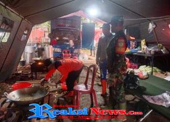 Serka Didik Susanto Babinsa Bantargadung Koramil 2203/Warungkiara Monitoring Dapur Umum Pengungsian Penyintas Pergerakan Tanah