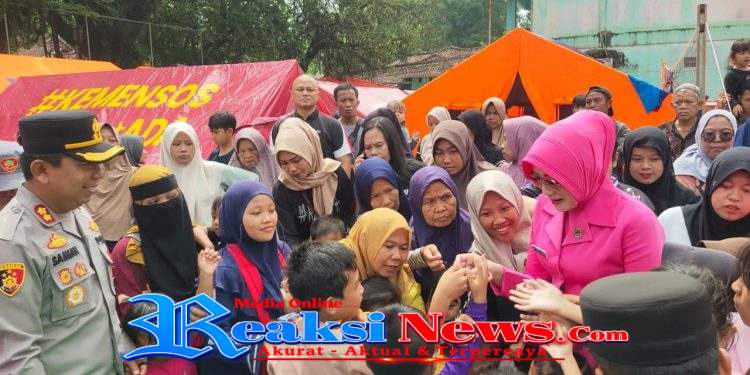Kapolres Sukabumi Tinjau Pengungsian Pergerakan Tanah di Bantargadung, Salurkan Bantuan untuk Ratusan Korban