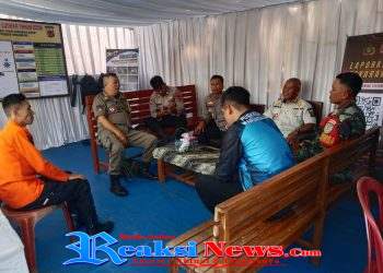 Anggota Koramil 2203/Warungkiara Siaga di Pos Pengamanan Idul Fitri 1447 H