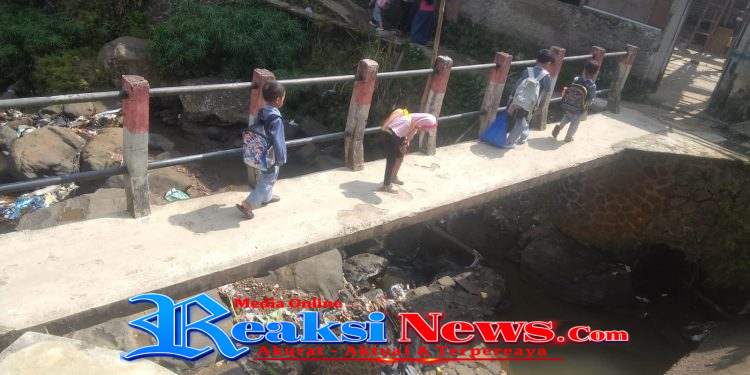 Tembok Bendungan Irigasi di Kp. Sawah Bera Rusak Parah, Ambrol Akibat Longsor/ Sedimentasi, Sejak Lengser Presiden Suharto tak ada perbaikan sampai sekarang.??