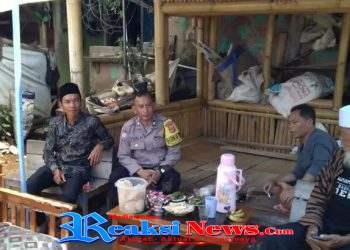 Dekatkan Diri melalui Sambang, Bhabinkamtibmas Berikan Himbauan Kamtibmas