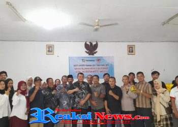 Sinergi Membangun Ekonomi: Bhabinkamtibmas Hadiri RAT Koperasi Merah Putih Jayamekar