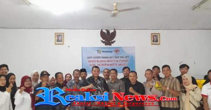 Sinergi Membangun Ekonomi: Bhabinkamtibmas Hadiri RAT Koperasi Merah Putih Jayamekar