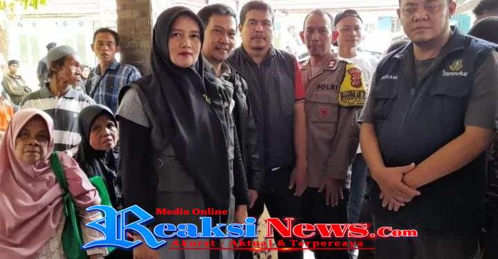 Bhabinkamtibmas Jayamekar Pastikan Penyaluran Bantuan Pangan Tepat Sasaran dan Humanis