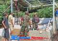 Babinsa Ubrug Sertu Nasrulloh Koramil 2203/Warungkiara Bersama Warga Bangun Pos Kamling, Perkuat Keamanan Lingkungan