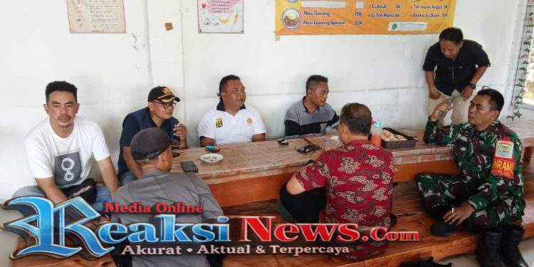 Danramil 2203/Warungkiara Kapten Inf Agus Rahman Gelar Komsos Bersama Tokoh Masyarakat Desa Bojongkerta