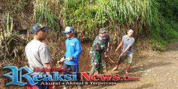 Sertu H. Agus Ramdhani Koramil 2203/Waeungkiara Pimpin Kerja Bakti, Pererat Kebersamaan Warga Bantarkalong