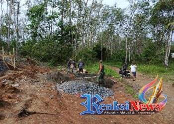 Babinsa Bantarkalong Sertu H. Agus Ramdani Koramil 2203/Warungkiara Monitoring Pembangunan Koperasi Desa Merah Putih