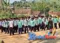 Kopda Kusdiarto Koramil 2203/Warungkiara Latih PBB Siswa MTs Matlaul Ulum Girijaya, Tanamkan Disiplin Sejak Dini