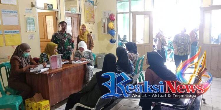 Sertu Suparno Koramil 2203/ Warungkiara Monitoring Giat KB Kesehatan di Wilayah Binaan