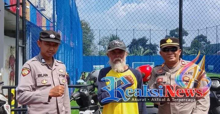 Jamin Keamanan Masyarakat, Polsek Baros Sambangi Area Parkir Mini Soccer Jalan Garuda