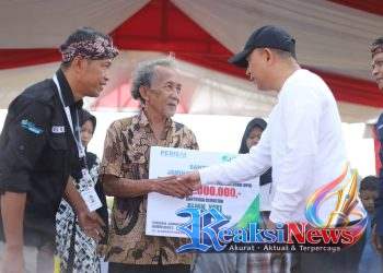 Pentas Seni Budaya dan Layanan Masyarakat, Wabup Menhibur Juga Memberikan Manfaat Langsung Bagi Warga