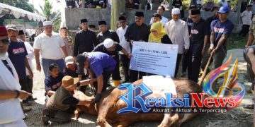 Pemkab Sukabumi Bagikan Daging Sapi Kurban dari Laznas Bakrie Amanah Kepada Masyarakat