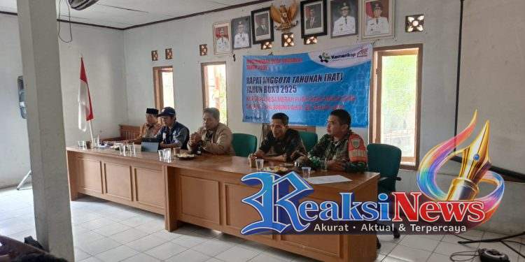 Babinsa Bantarkalong Sertu H. Agus Koramil 2203/Warungkiara Hadiri RAT Koperasi Desa Merah Putih, Dorong Transparansi dan Kebersamaan