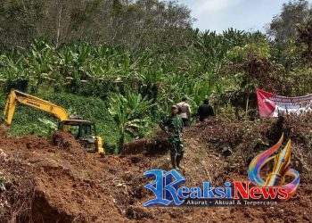Babinsa Buanajaya Serma Kismanto Koramil 2203/Warungkiara Monitoring Penyiapan Lahan Koperasi Desa Merah Putih