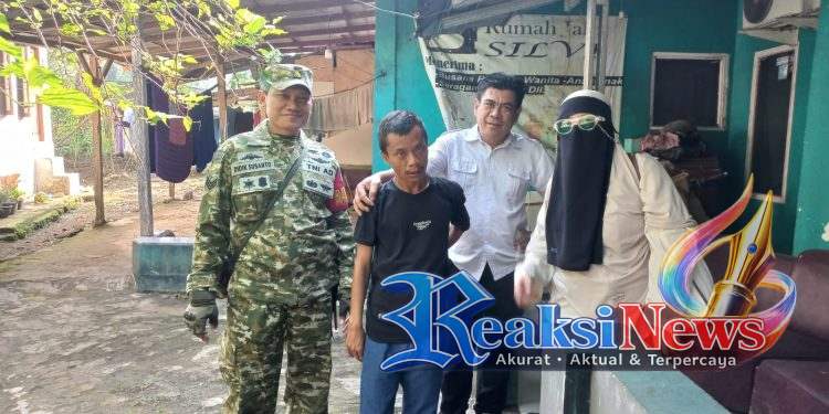 Babinsa Bantargadung Serka Didik Susanto Koramil 2203/Warungkiara Sigap Bantu Evakuasi ODGJ Bersama Dinas Sosial Sukabumi