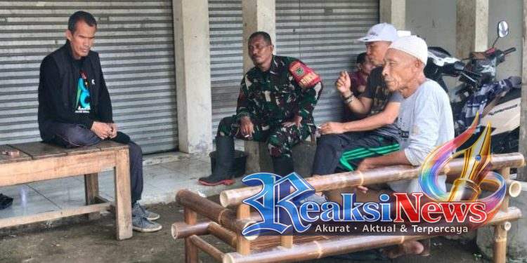 Kopka Roni Koramil 2203/Warungkiara Pererat Silaturahmi Lewat Komsos Bersama Warga Bantargebang