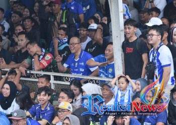 Dandim 0607/Kota Sukabumi dan Wali Kota Sukabumi Nobar Persib vs Persijap, Suasana Meriah Penuh Semangat Bobotoh