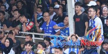 Dandim 0607/Kota Sukabumi dan Wali Kota Sukabumi Nobar Persib vs Persijap, Suasana Meriah Penuh Semangat Bobotoh