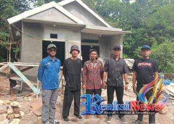 Hari ke-22 Bedah Rumah Janda Lansia Ibu Nunung 60 Tahun, Kabid Perkim Sukabumi Apresiasi Gotong Royong Pengusaha