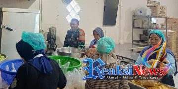 Sertu H. Agus Ramdani Koramil 2203/Warungkiara Monitoring Kegiatan SPPG di Desa Bantarkalong, Pastikan Program Berjalan Optimal