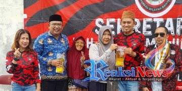 Ormas KKPMP Berbagi Sembako : Momentum Milad Ke 15 Tahun, Panas Terik Tak Menghalangi Semangat