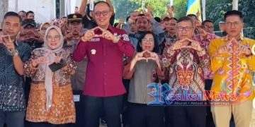 Serah Terima Sertifikat Hibah Lahan 60 KK Kawasan Cipelang Kota Sukabumi